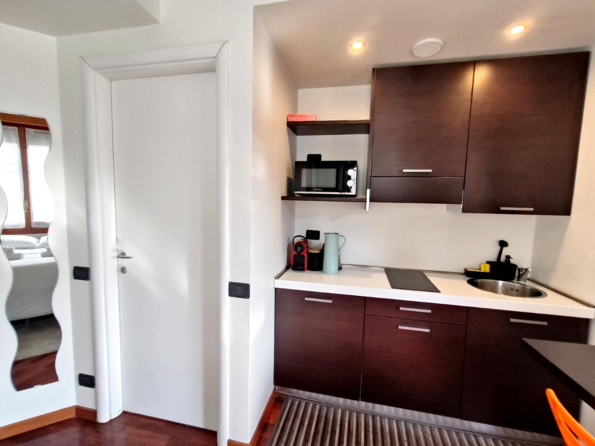 Exclusive And Unobtainable Big Terrace In Milano Downtown With Ac, Wifi, Subway M1 And M2 In Shopping Area Daire Dış mekan fotoğraf