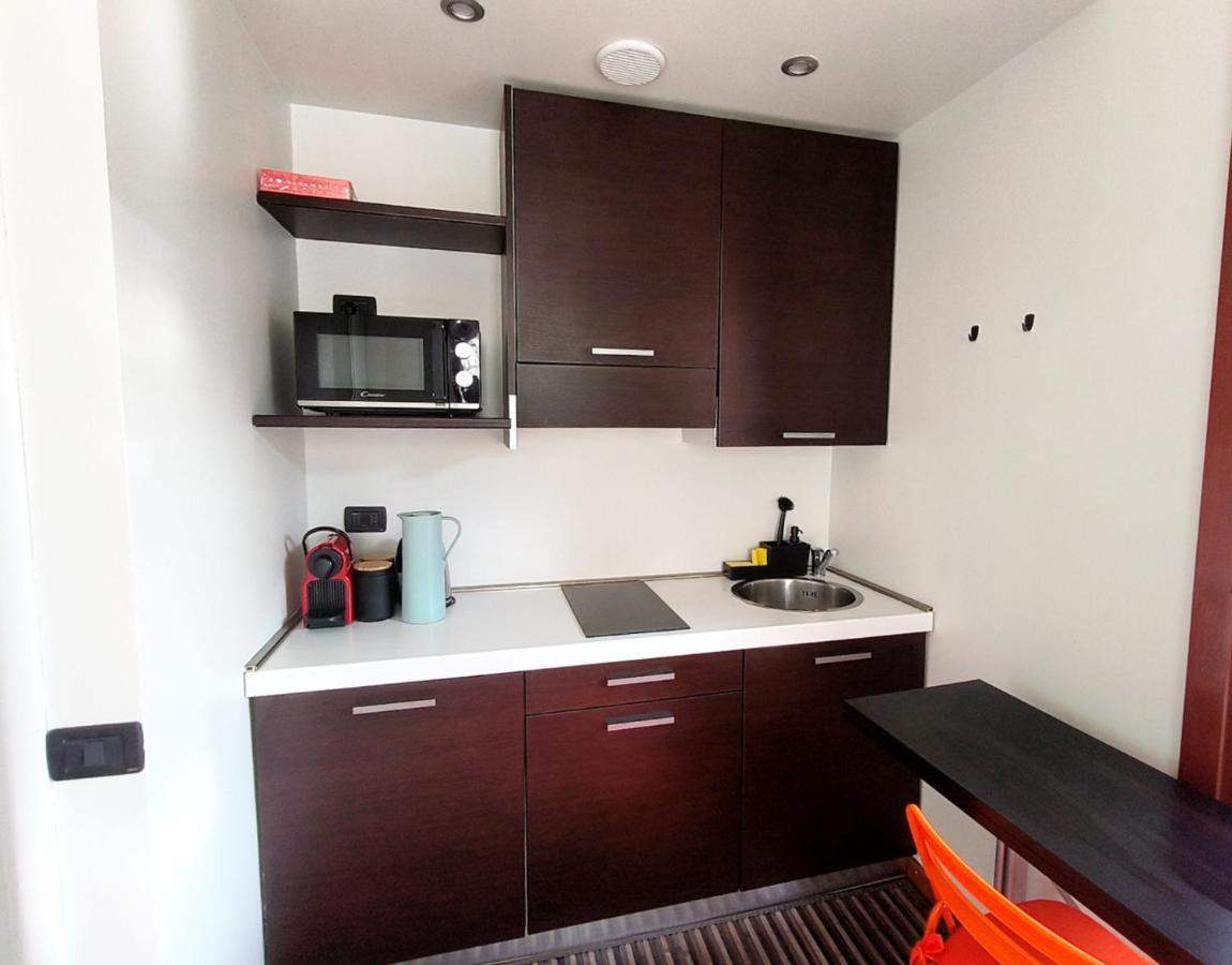 Exclusive And Unobtainable Big Terrace In Milano Downtown With Ac, Wifi, Subway M1 And M2 In Shopping Area Daire Dış mekan fotoğraf