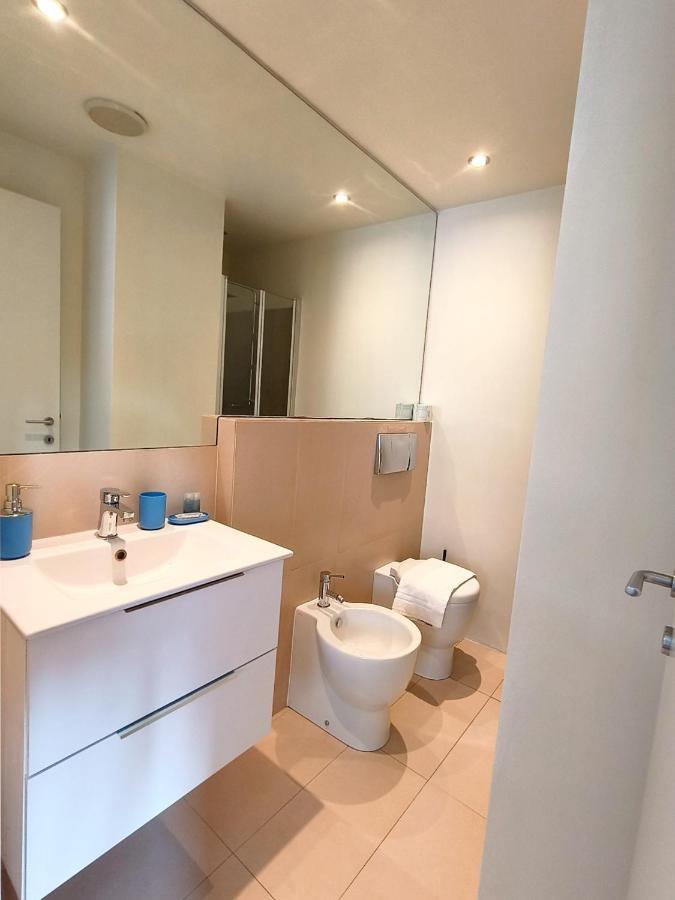 Exclusive And Unobtainable Big Terrace In Milano Downtown With Ac, Wifi, Subway M1 And M2 In Shopping Area Daire Dış mekan fotoğraf